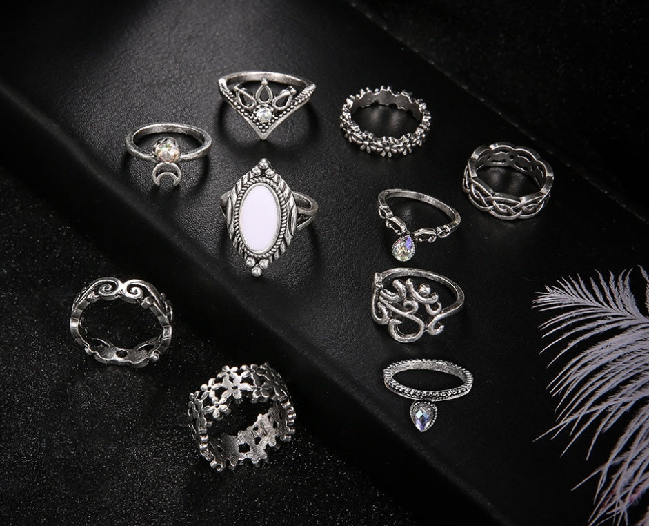 Sapphire Moon Crushing Tail Ring